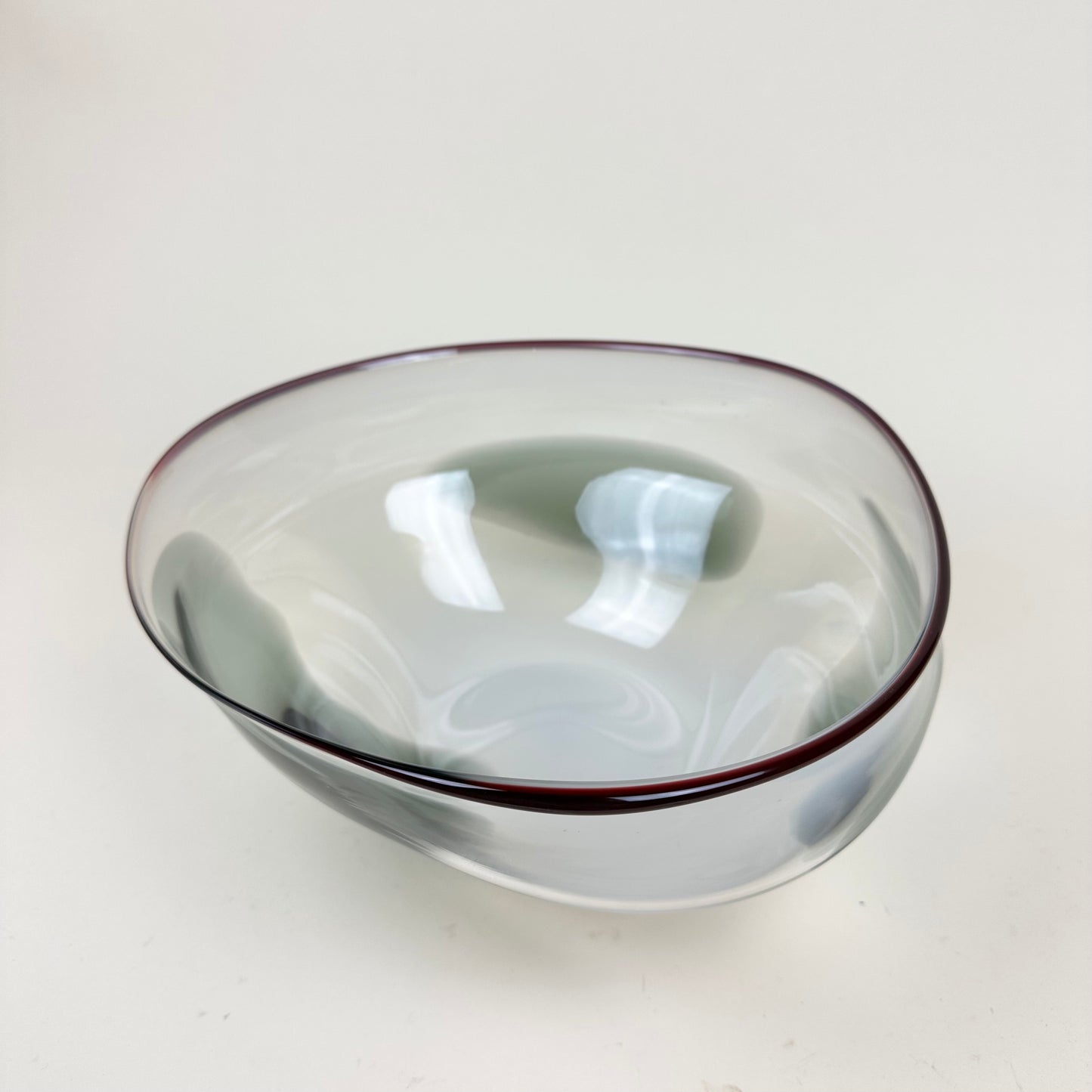 Milky glass bowl by Silje Lindrup