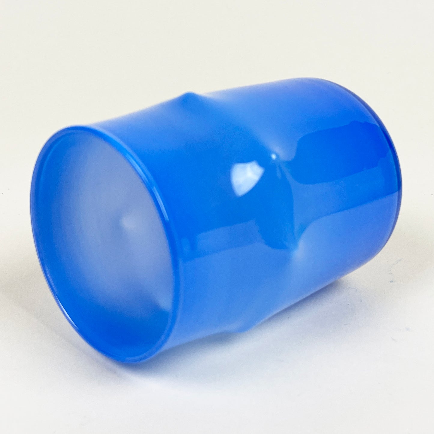 Drinking glass (blue) by Silje Lindrup
