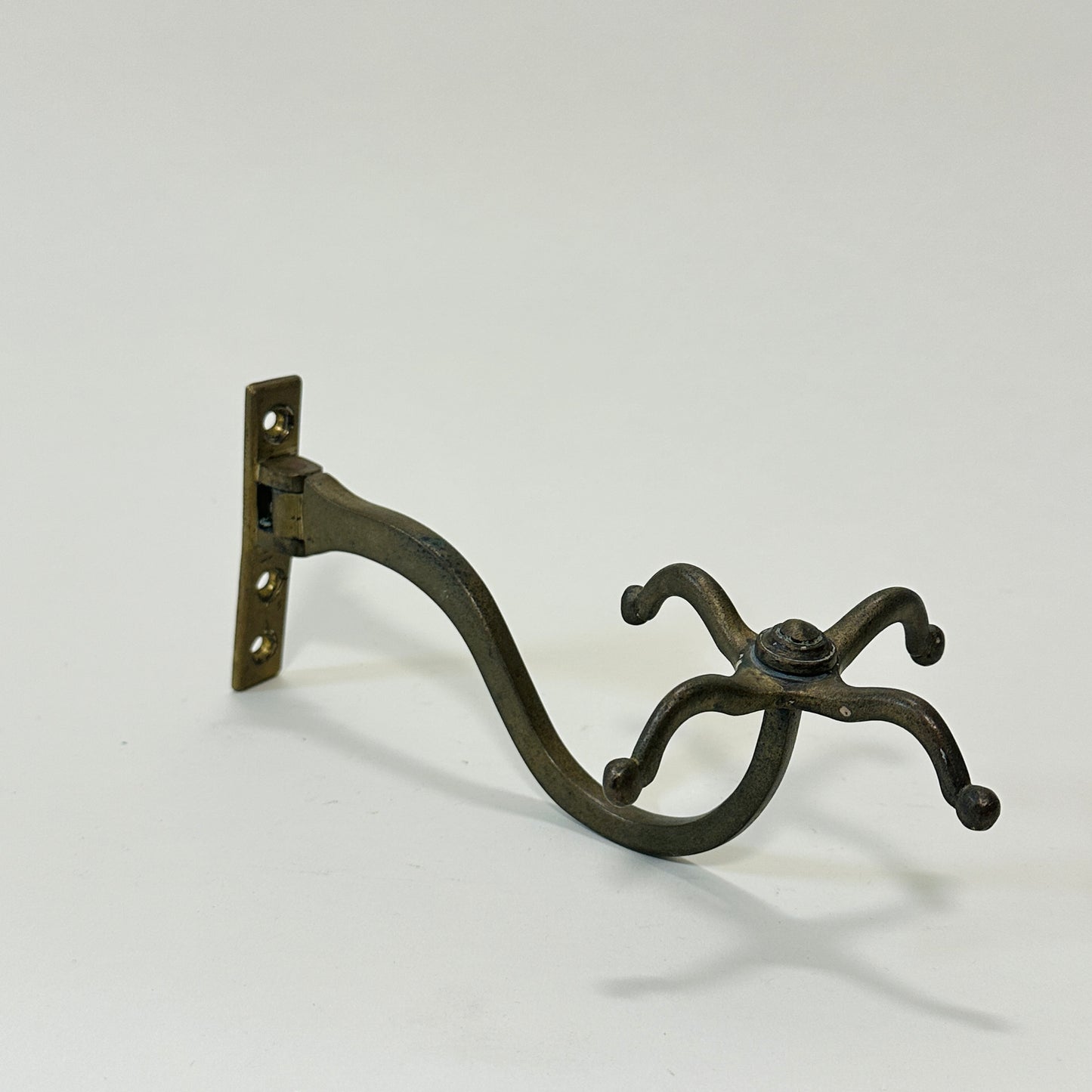 4-armed wall hook in metal, vintage