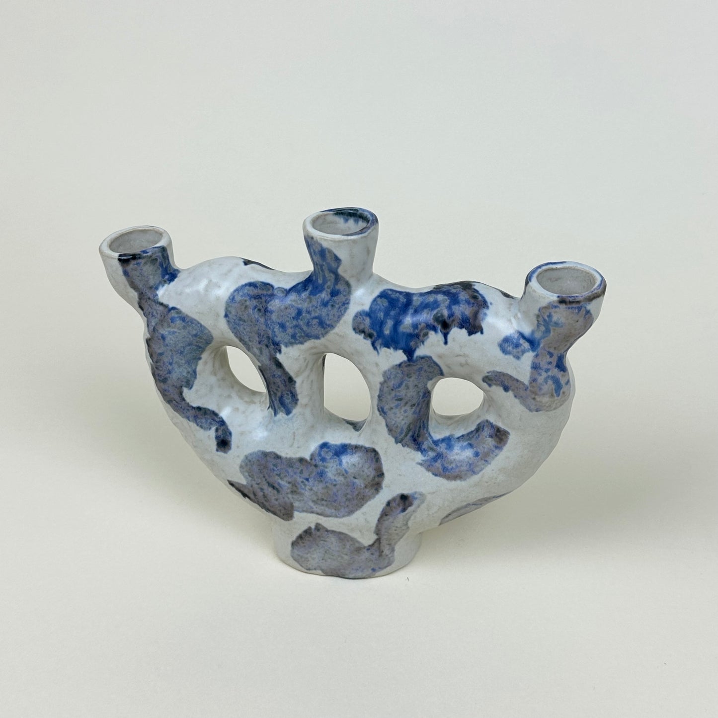 White and blue stoneware candle holder (silk finish) for three candles by Malwina Kleparska