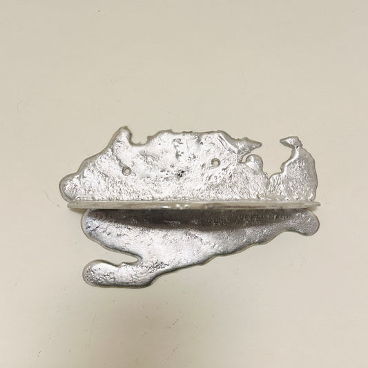 Tin shelf (2) by Alfred Sahlén