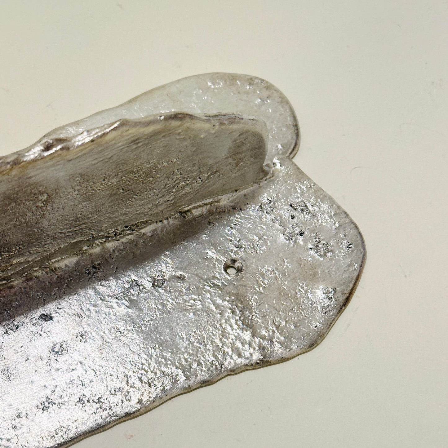 Tin shelf (4) by Alfred Sahlén