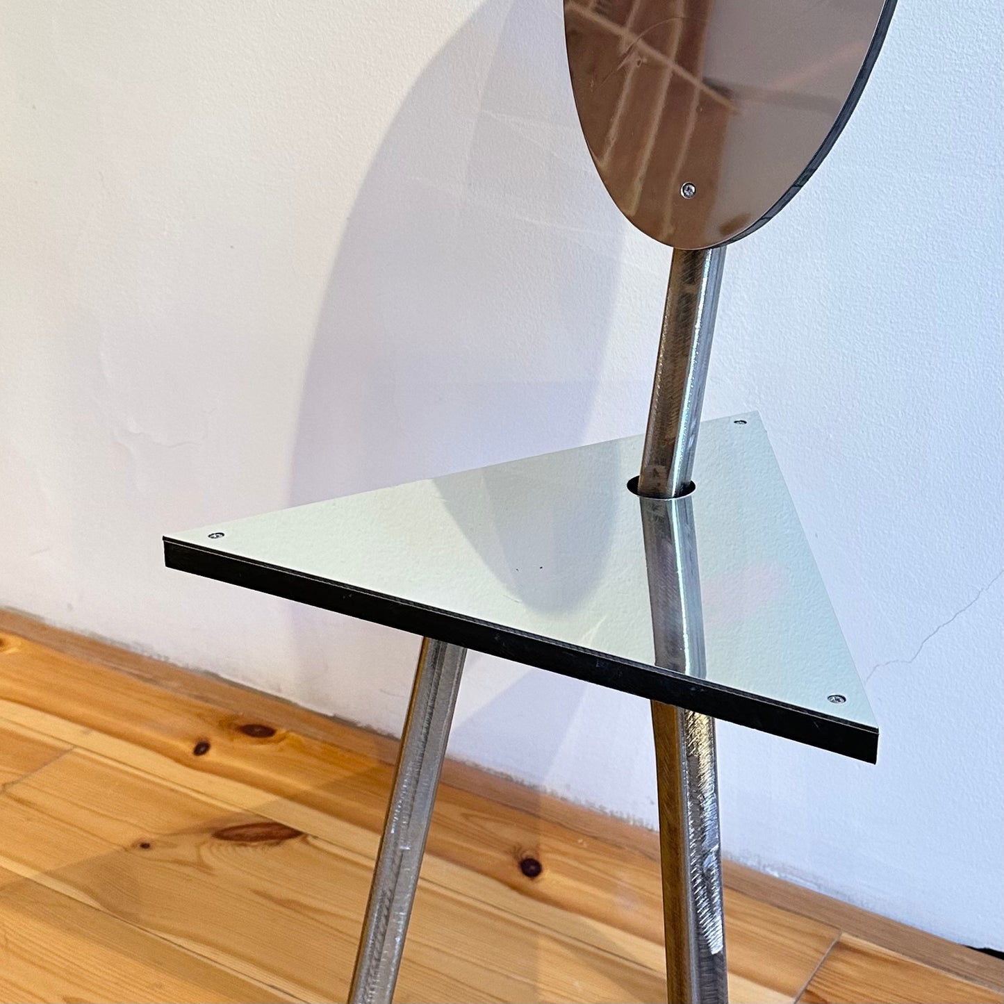 ANGLE 3LEG STOOL by Hugo Hammarlund