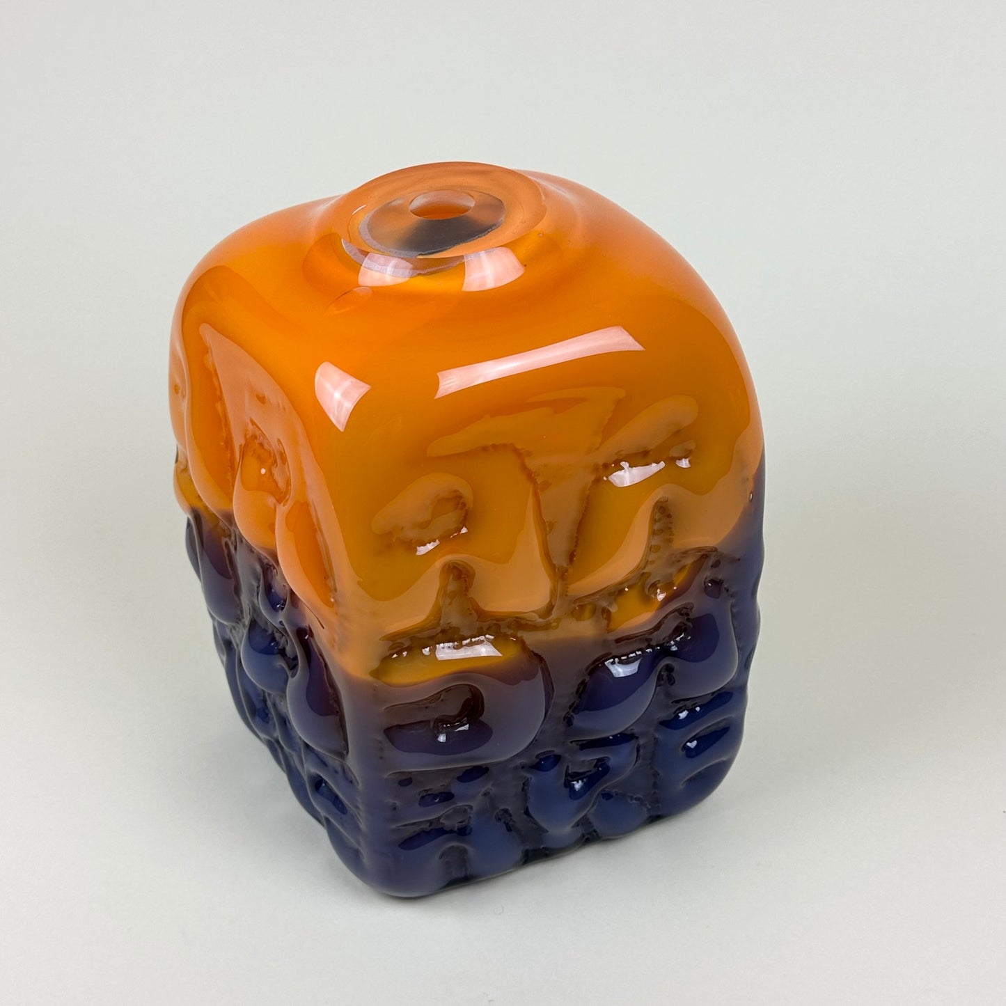 Orange/purple "AADÄÄRE" vase by Studio Reiser