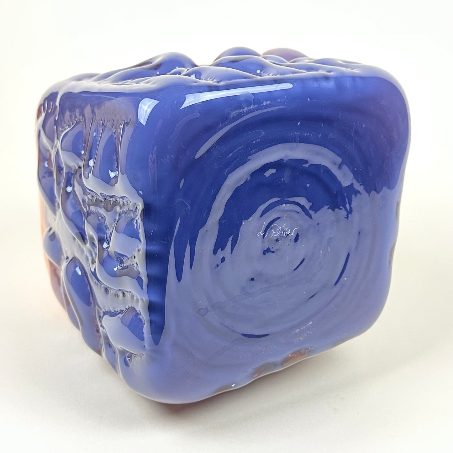Orange/purple "AADÄÄRE" vase by Studio Reiser