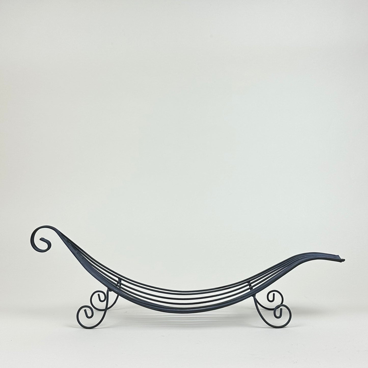 Fruit bowl in metal, vintage