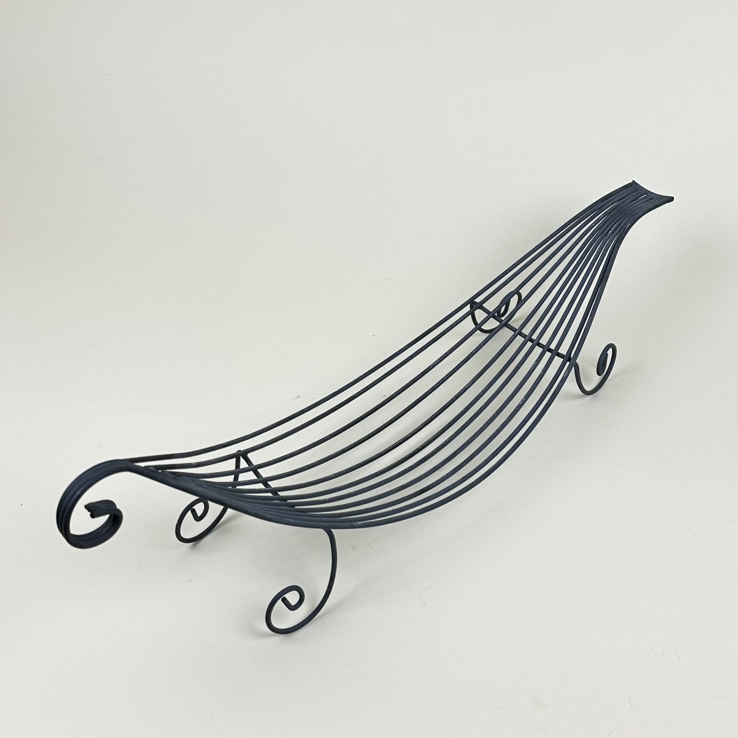 Fruit bowl in metal, vintage