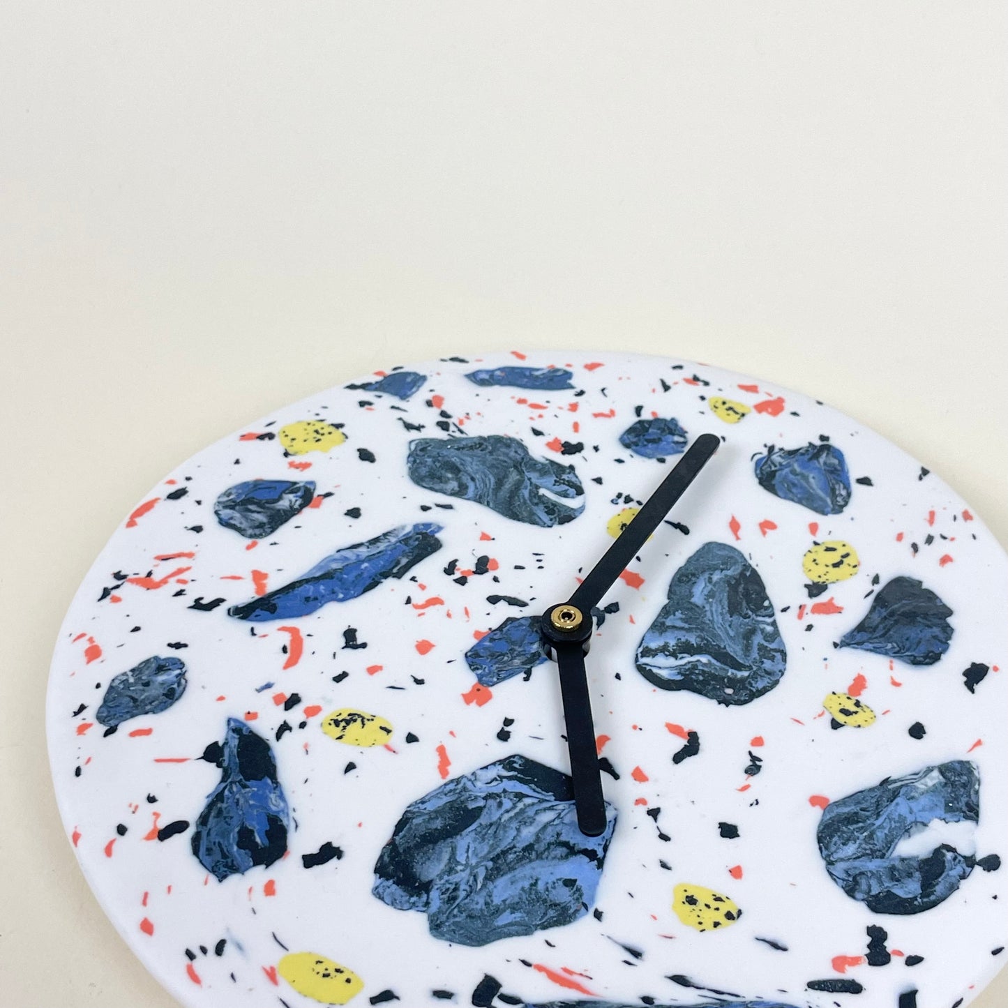 Wall clock "Antroposenic Time" by Emma Friberg