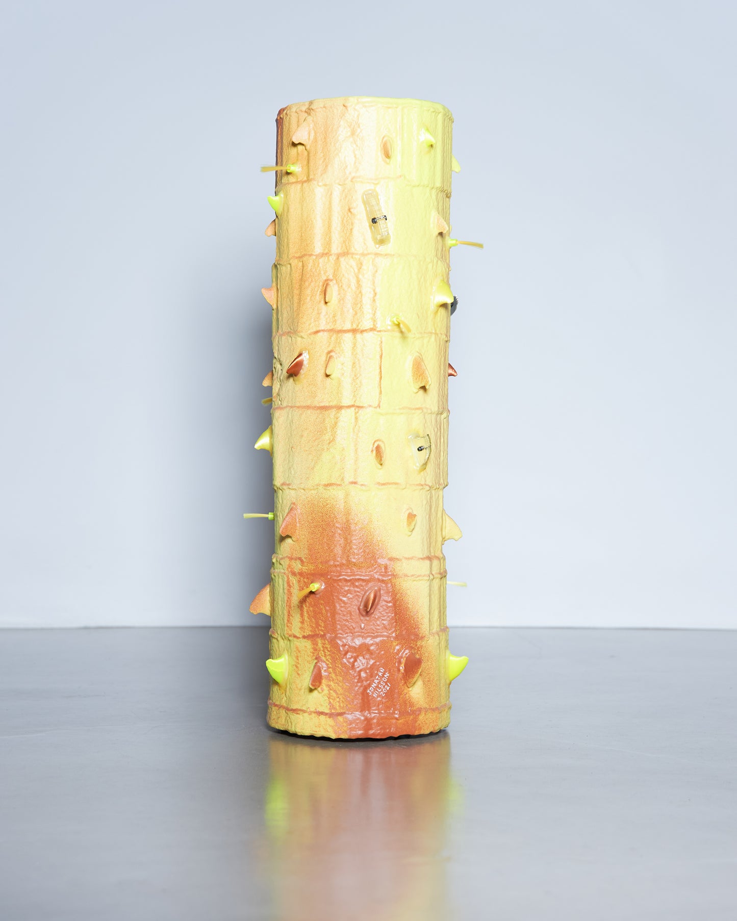 Resin pedestal with thorns by Jonatan Nilsson