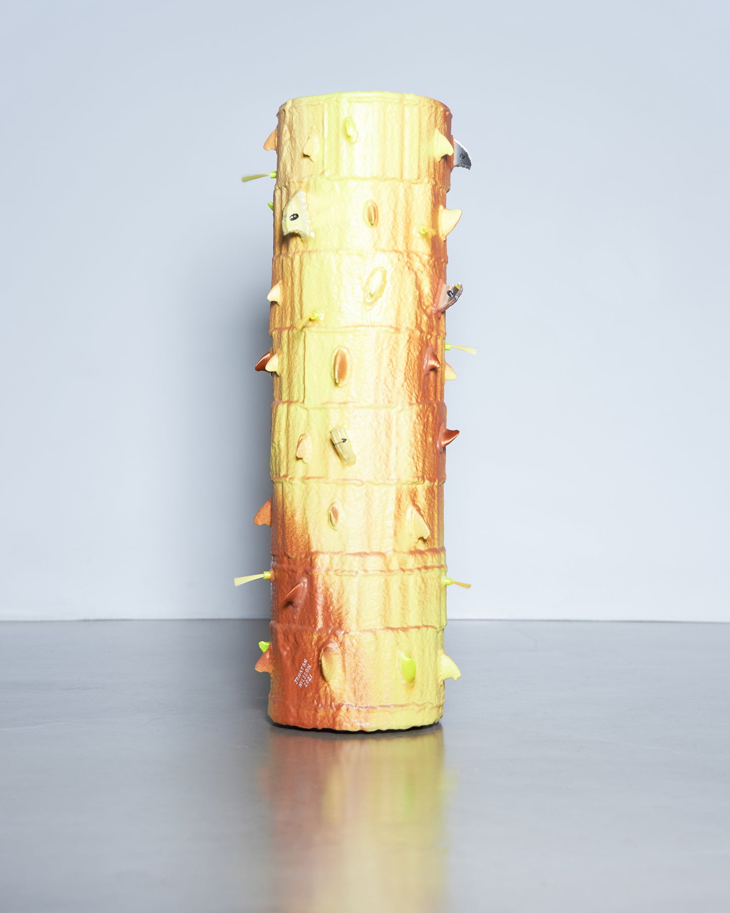 Resin pedestal with thorns by Jonatan Nilsson