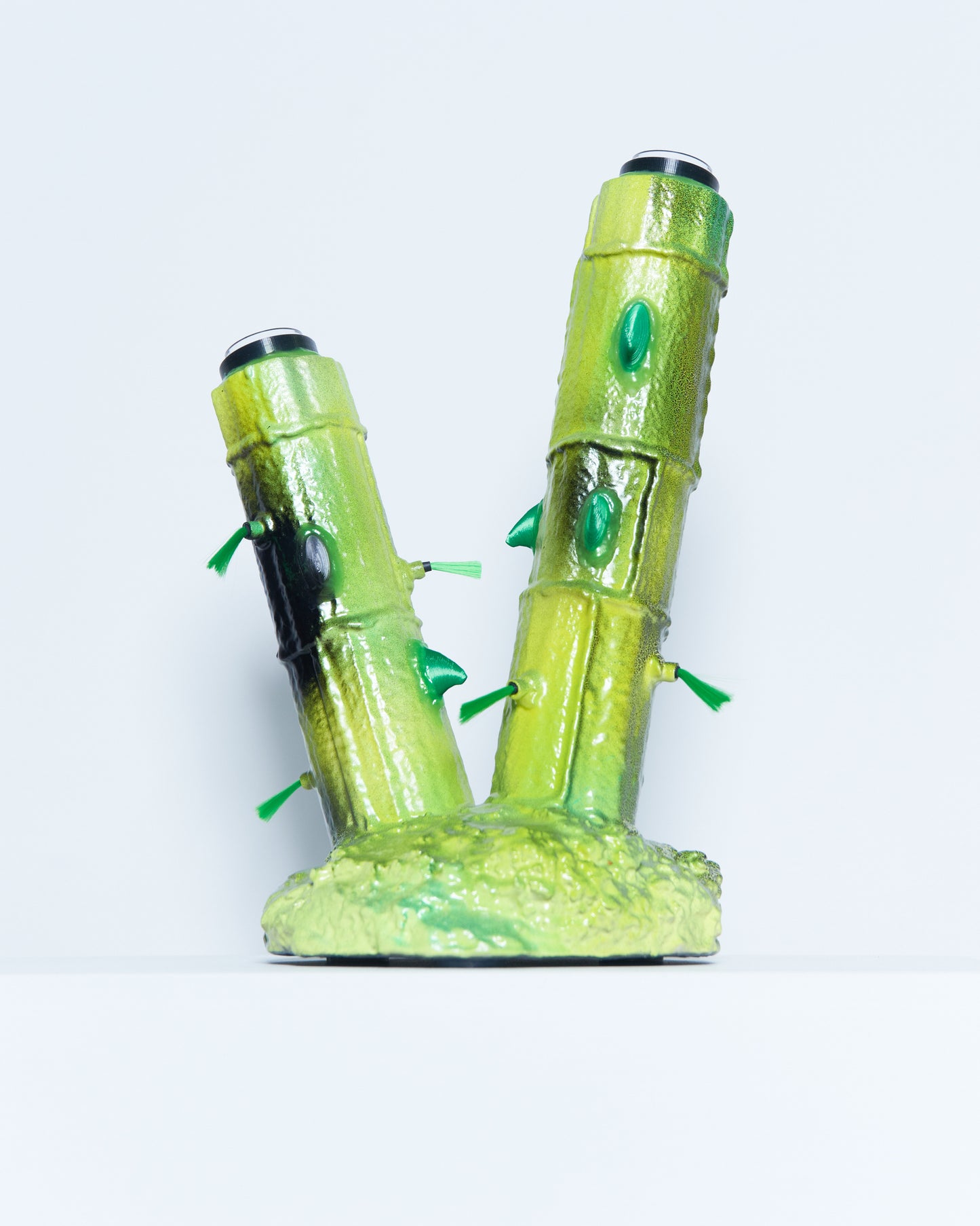 Resin vase with horns by Jonatan Nilsson