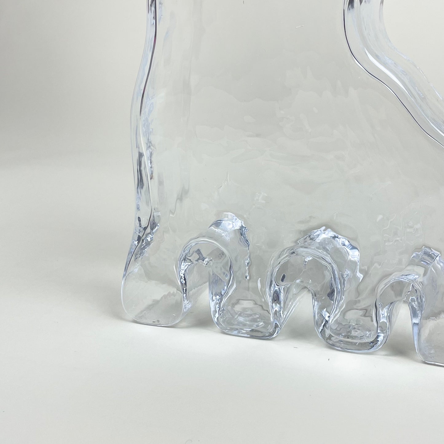"Paw" vase by Studio Reiser