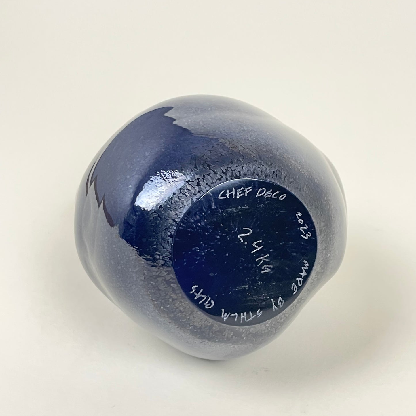 Glass kettle bell (pink/dark blue) by Chef Deco