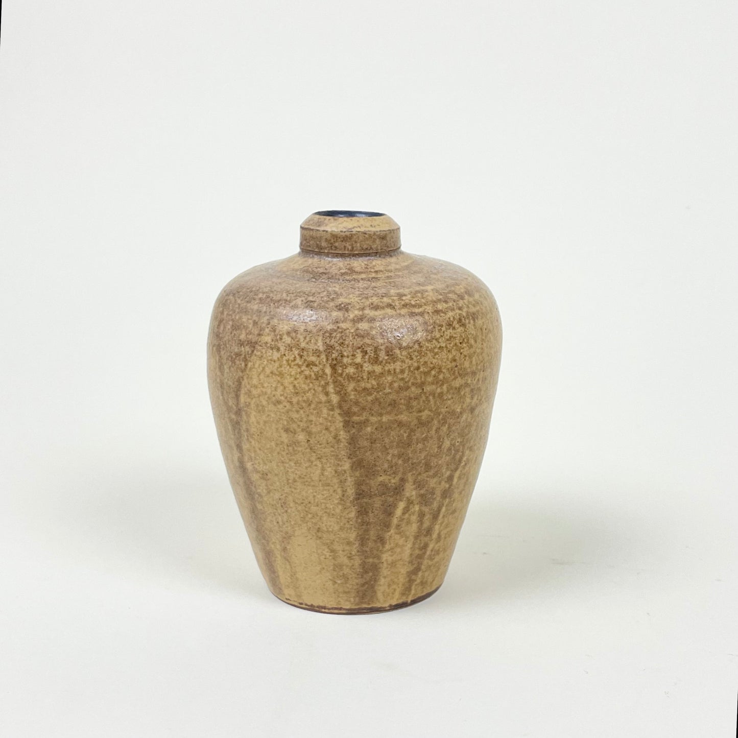 Ceramic vase by Sonja Lindgren