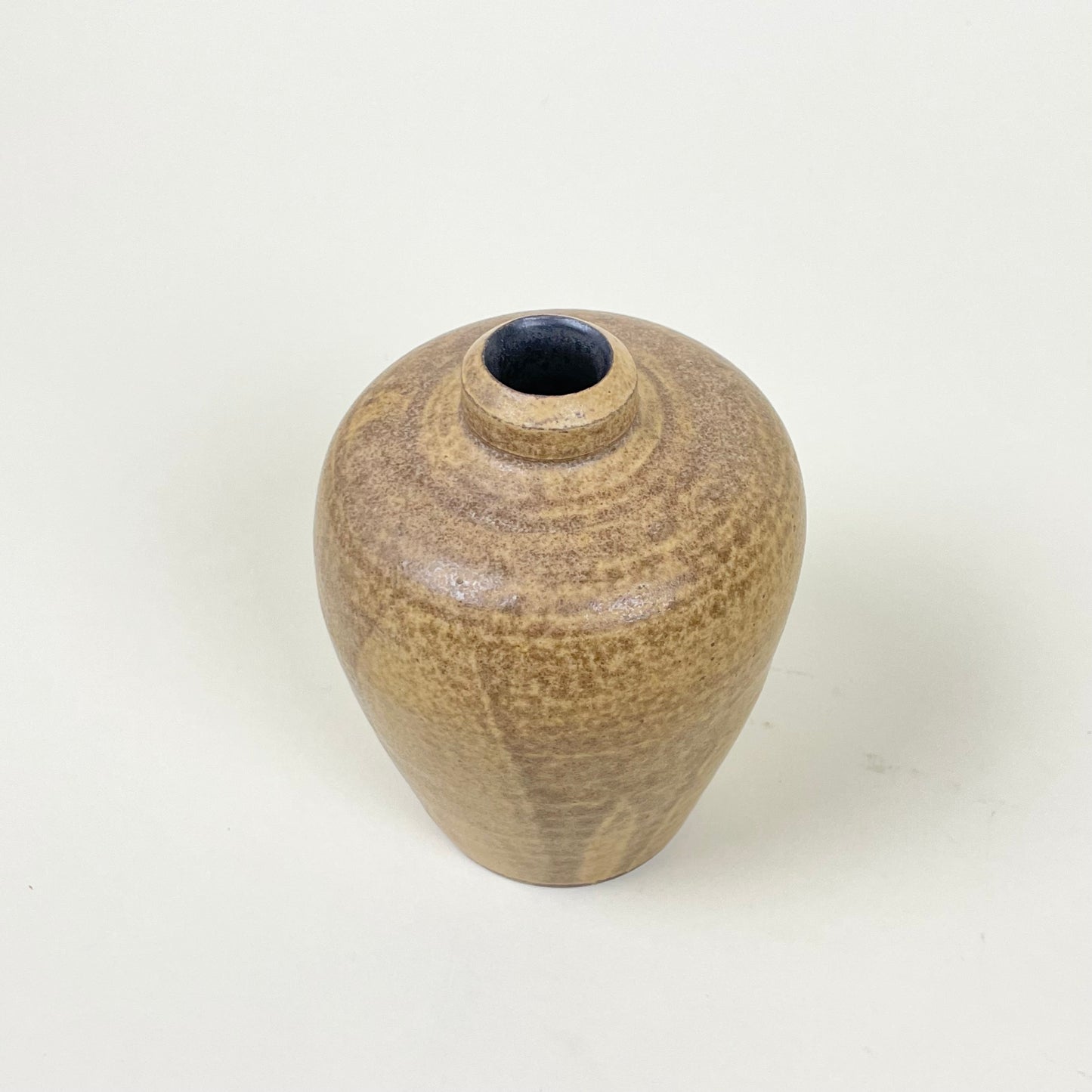Ceramic vase by Sonja Lindgren