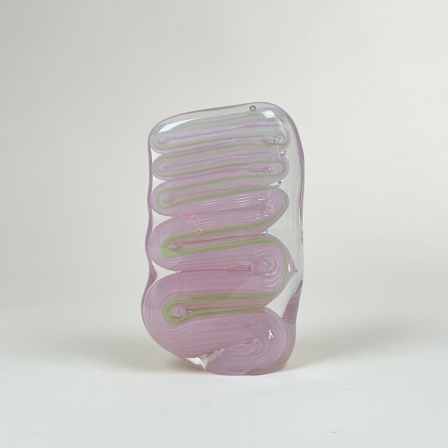 Capsuled scribble, glass sculpture by Rasmus Nossbring