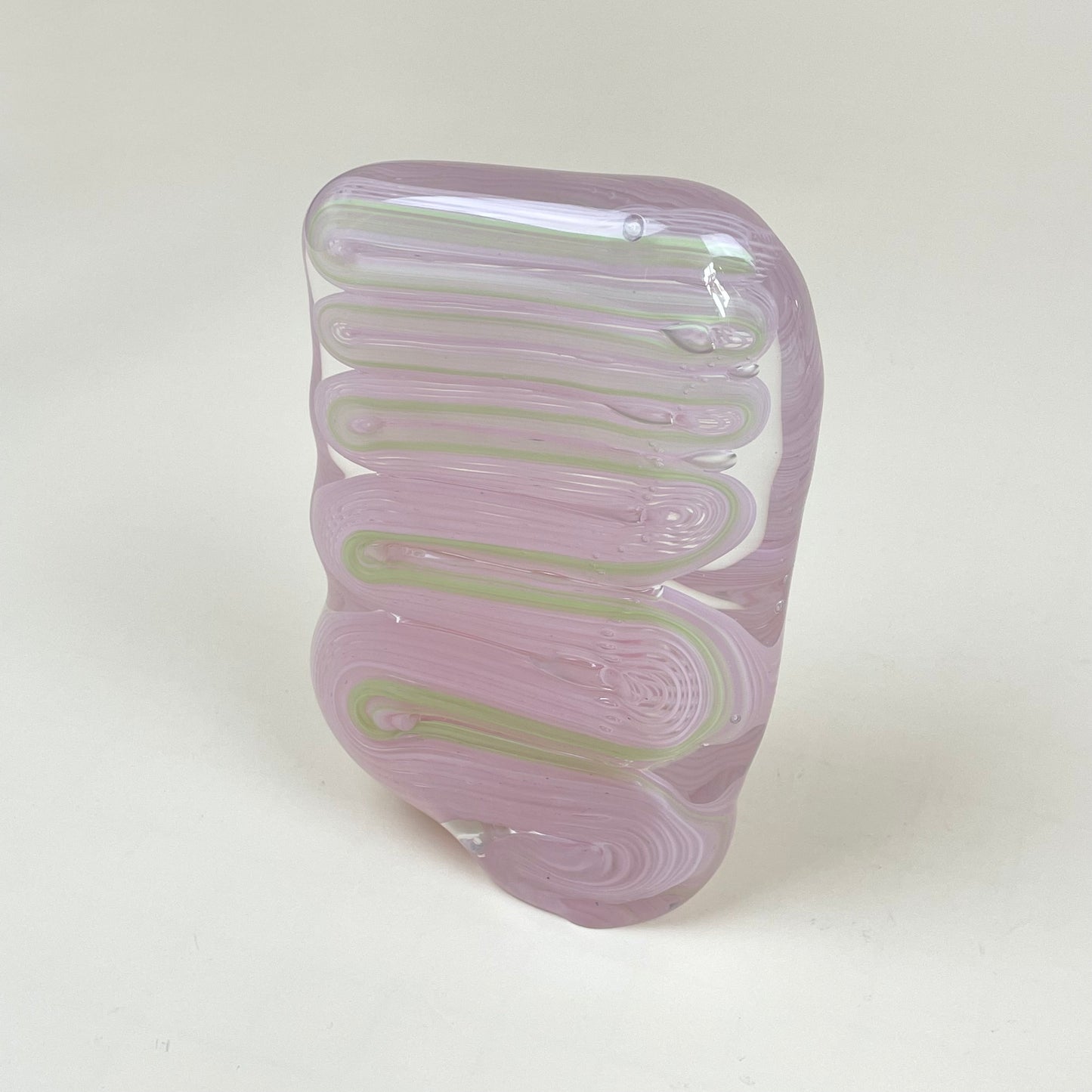 Capsuled scribble, glass sculpture by Rasmus Nossbring