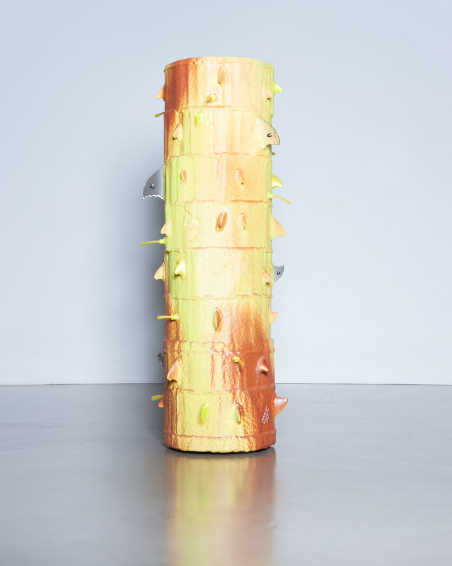 Resin pedestal with thorns by Jonatan Nilsson