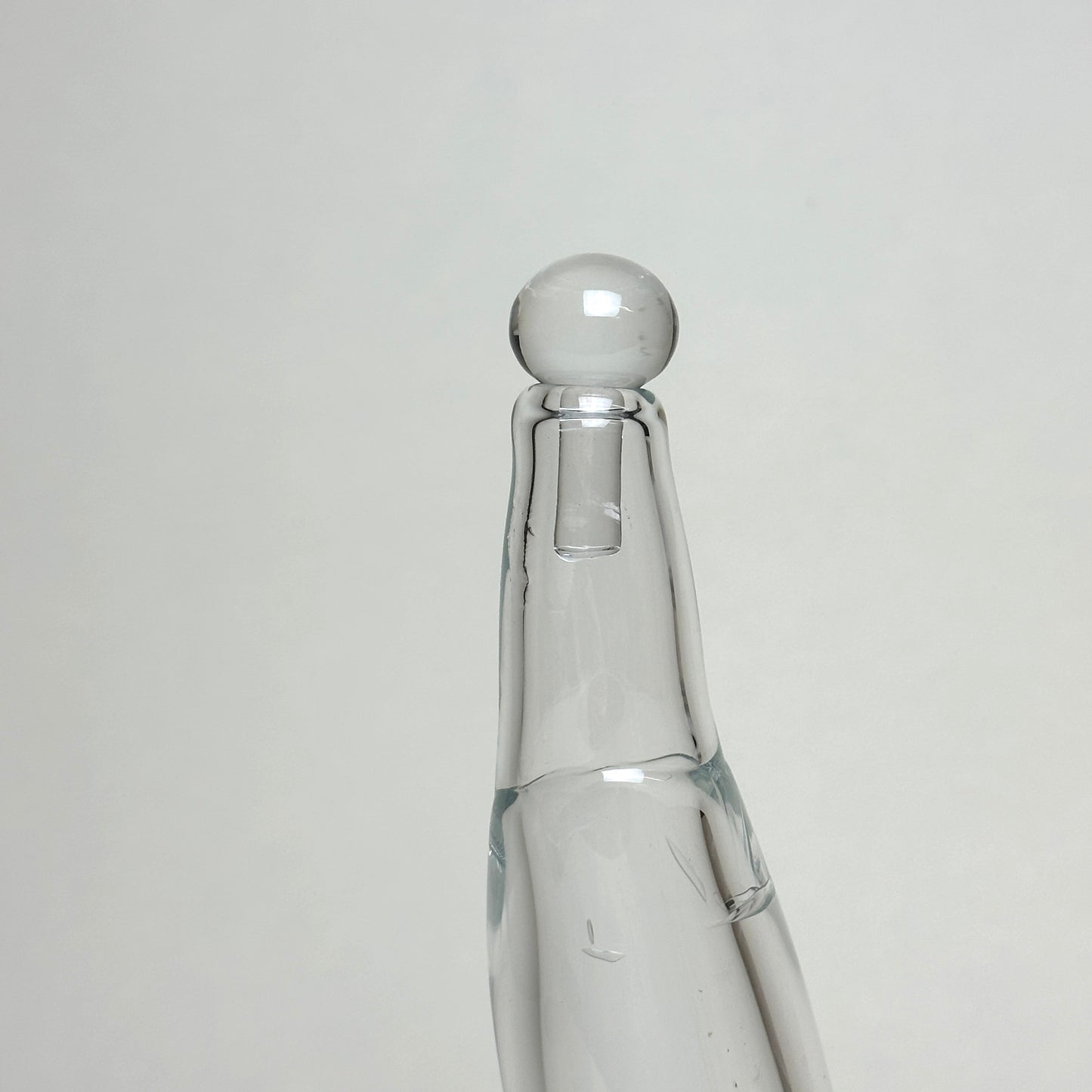 Glass caraffe (L) by Silje Lindrup