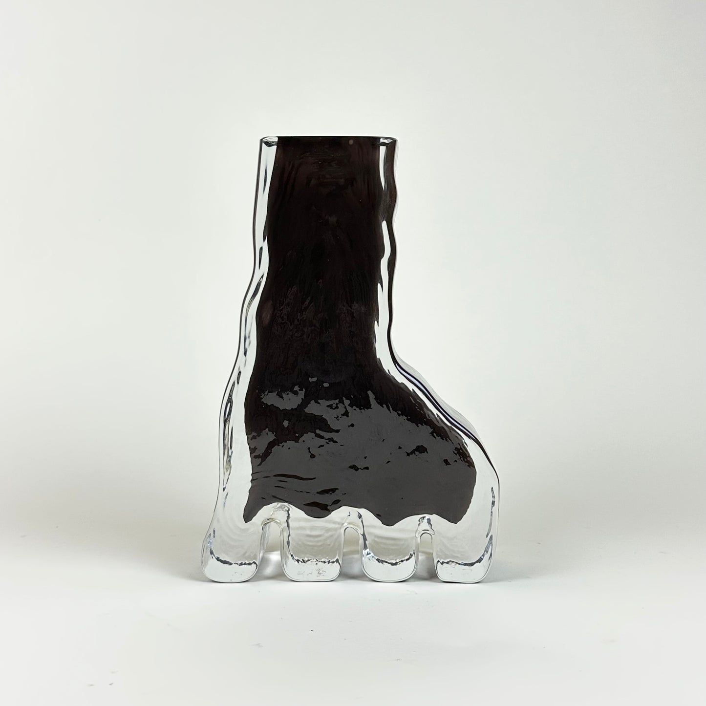 Studio Reiser "Paw" vase black, limited edition for Arranging Things