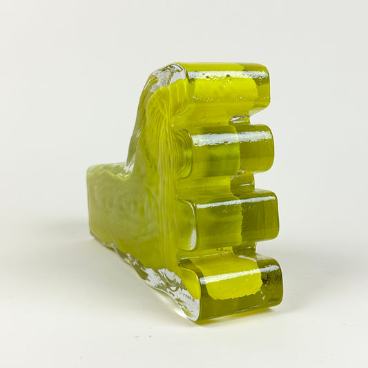 Studio Reiser "Paw" vase "olive", limited edition for Arranging Things