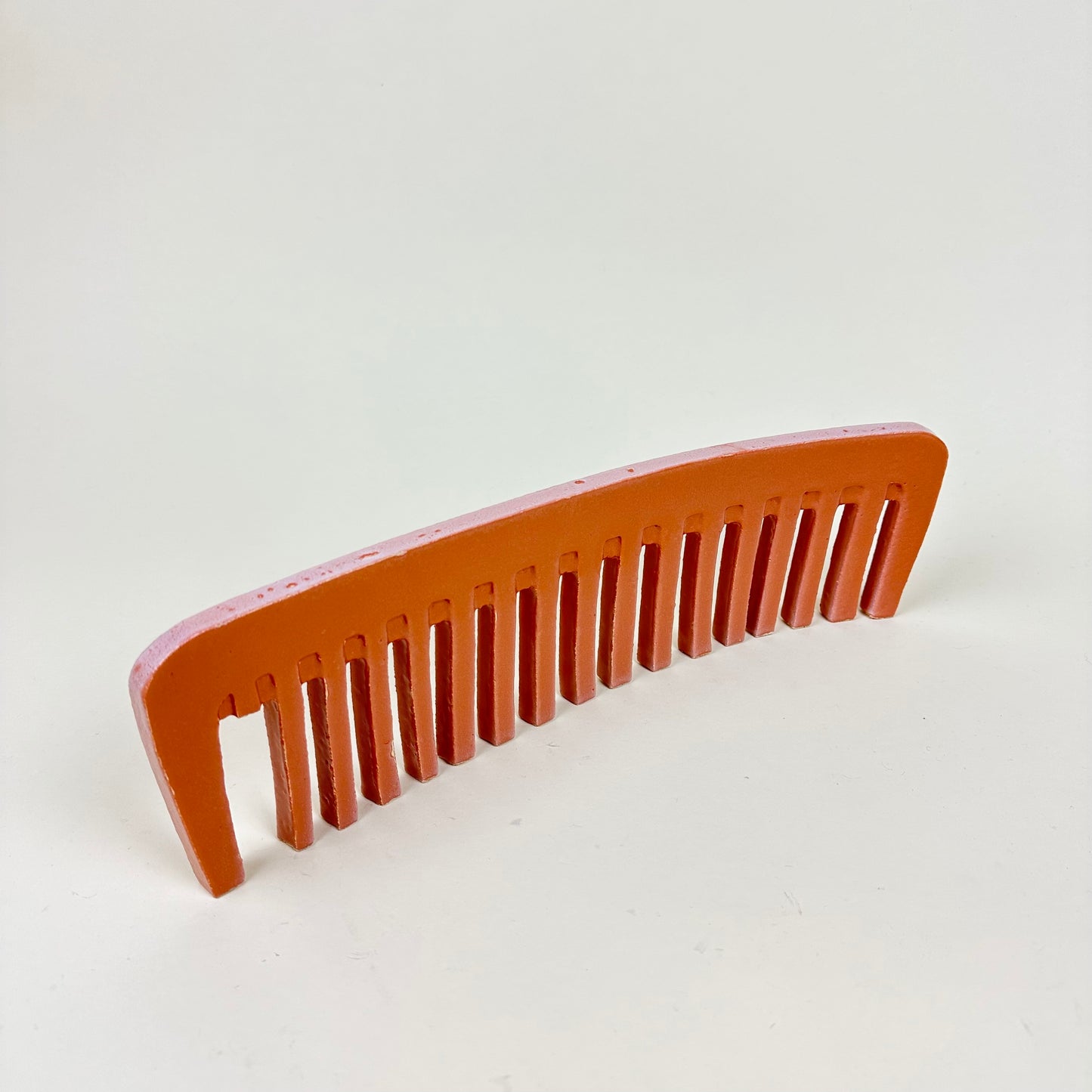 Ceramic comb by Evelina Björnqvist