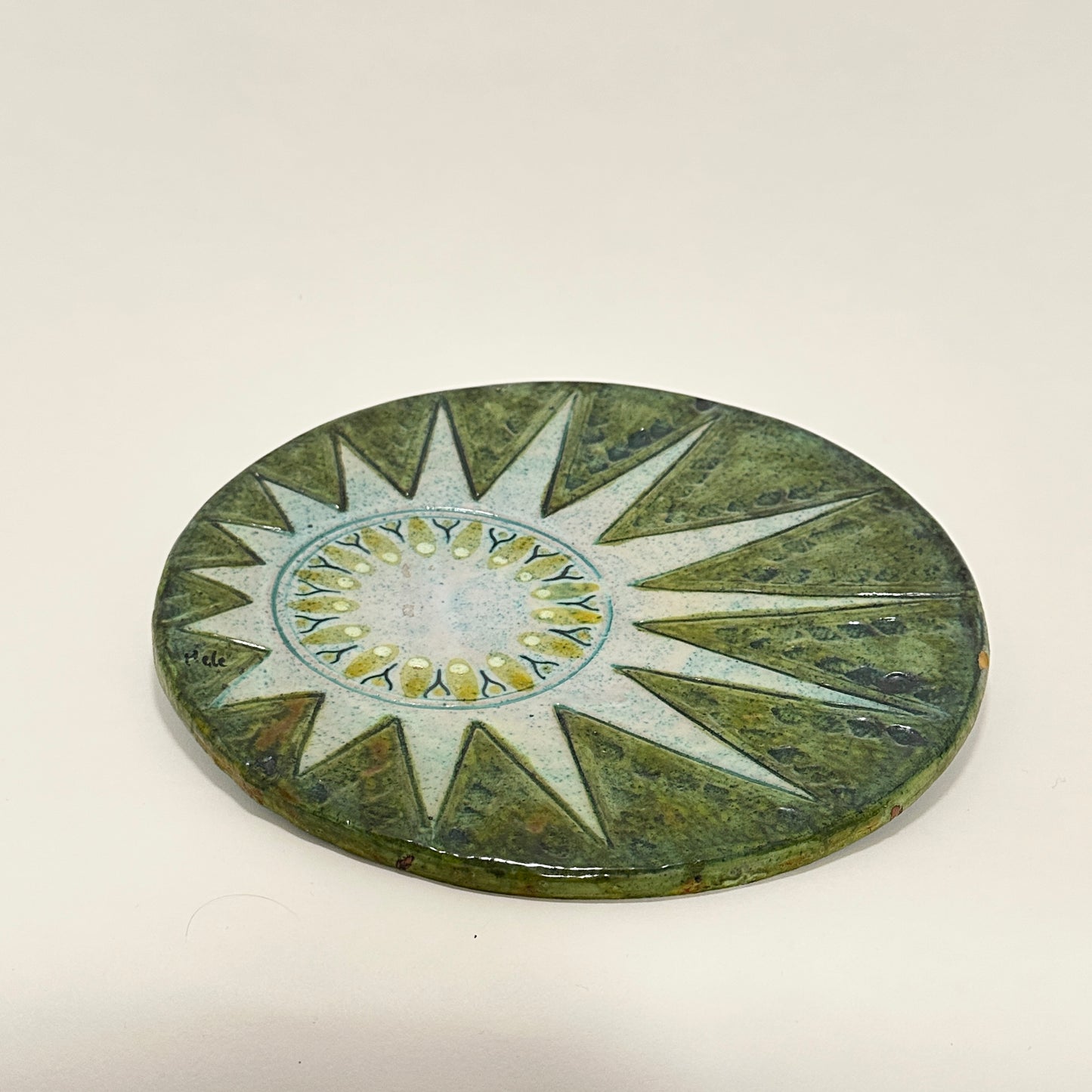 Green handmade ceramic plate (vintage)