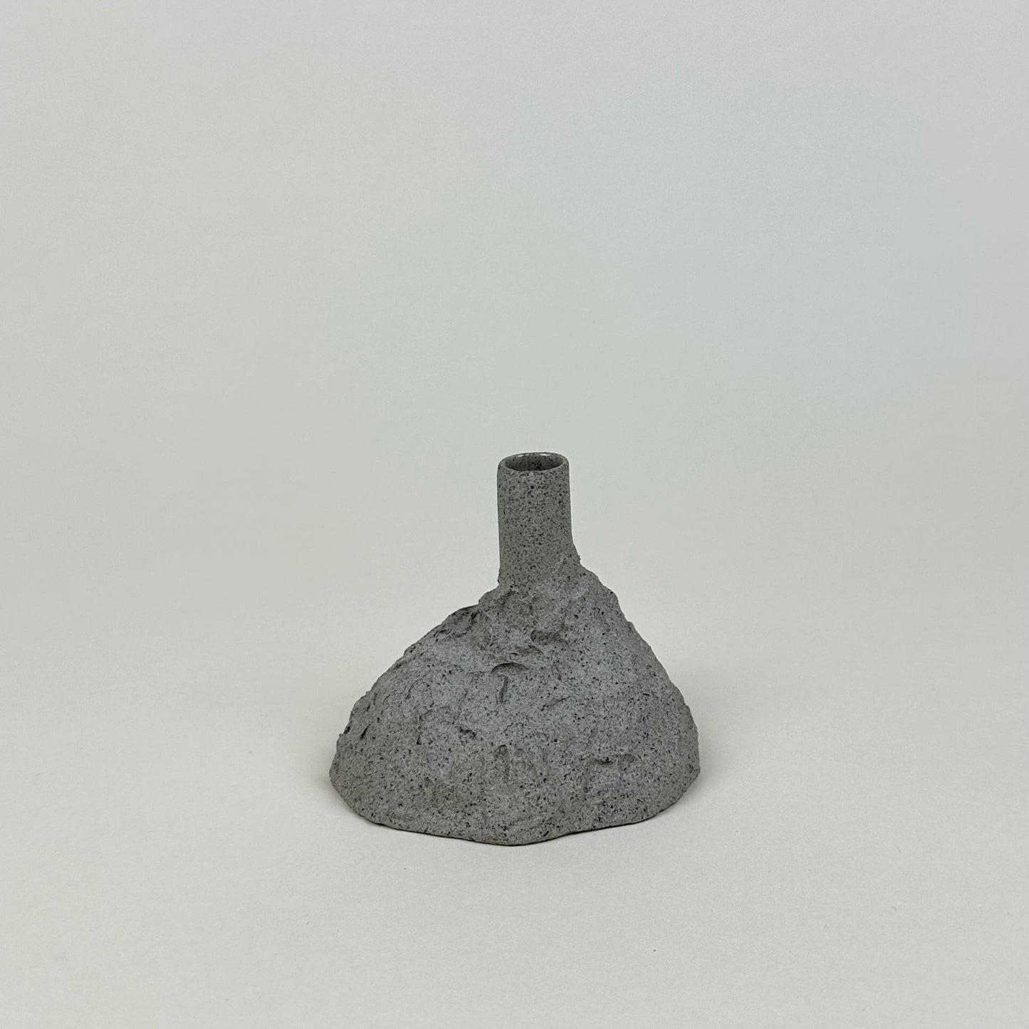 Small ceramic bud vase by Malwina Kleparska, grey