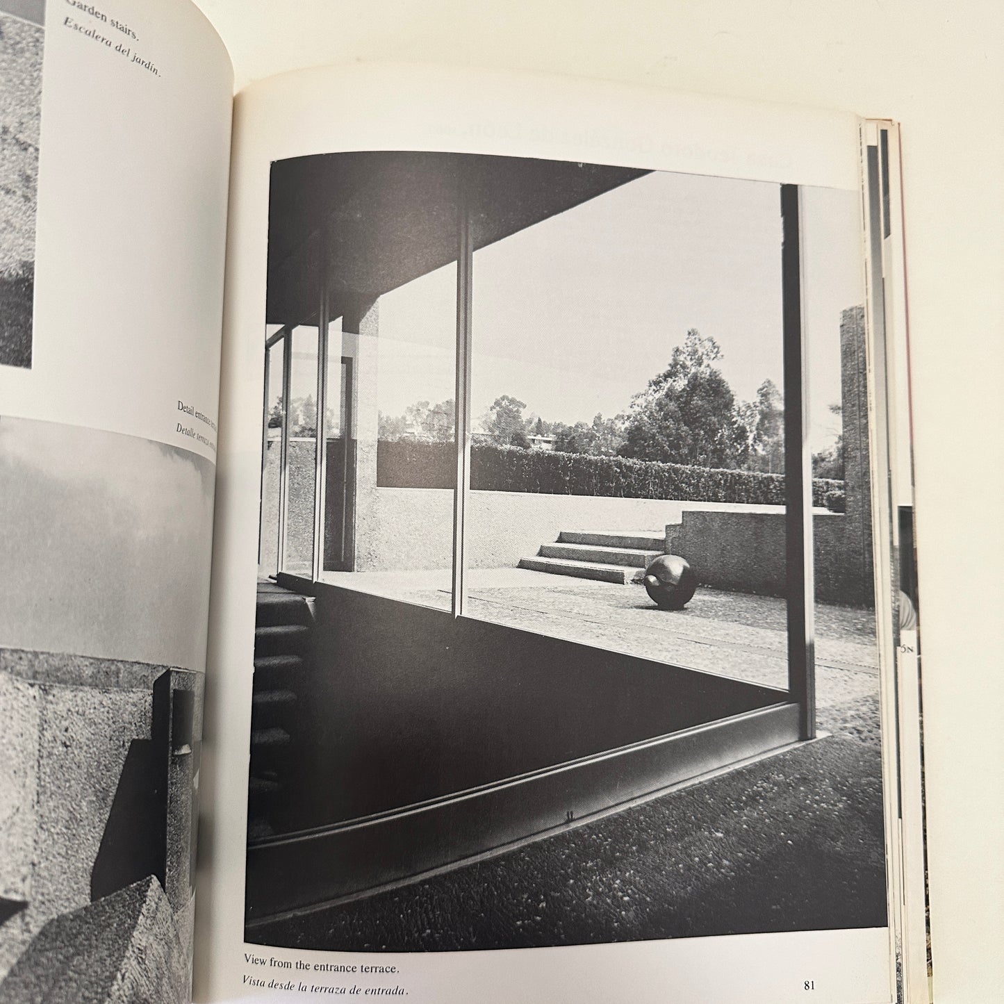 Book: Mexican Architecture