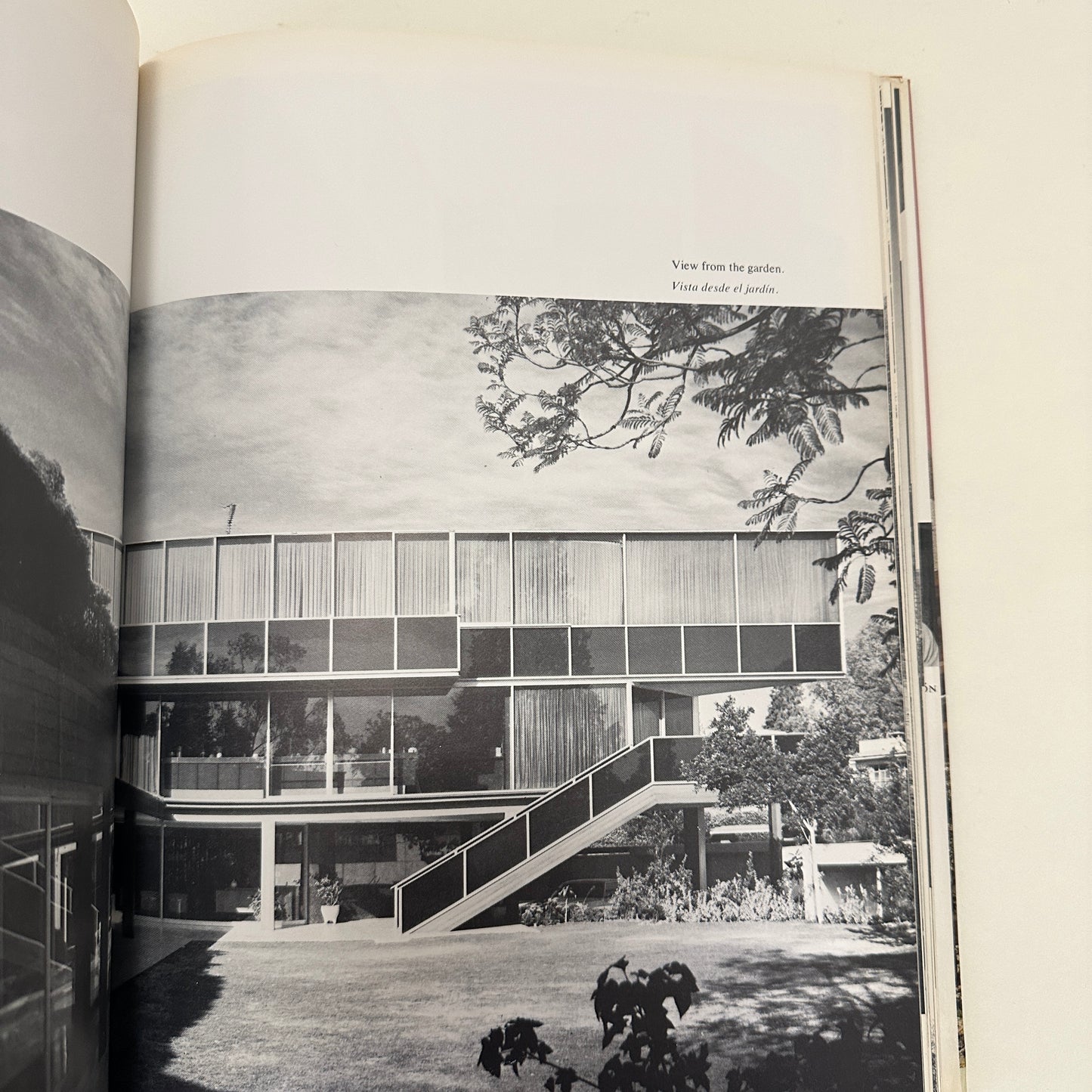 Book: Mexican Architecture