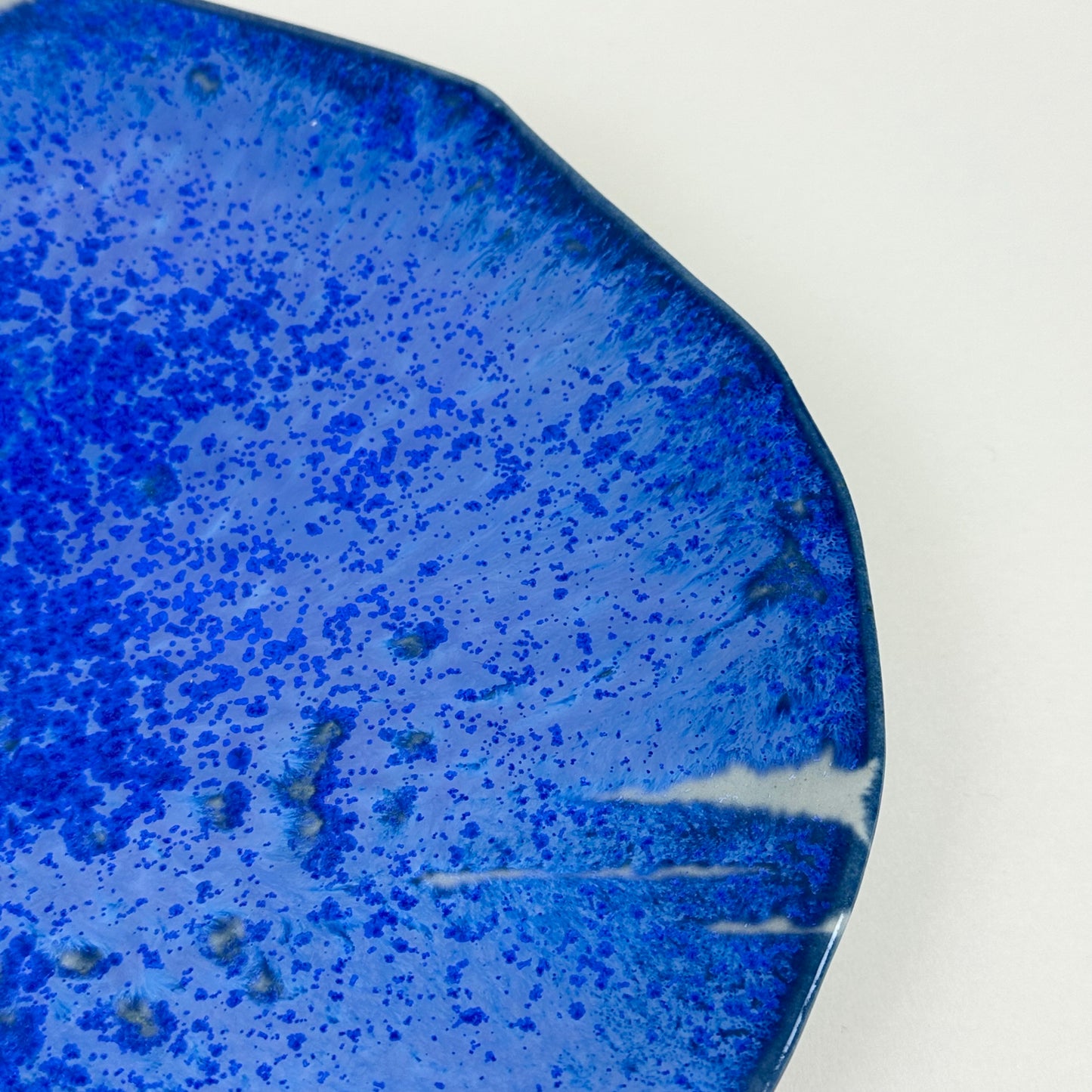 Stoneware plate/bowl by Malwina Kleparska