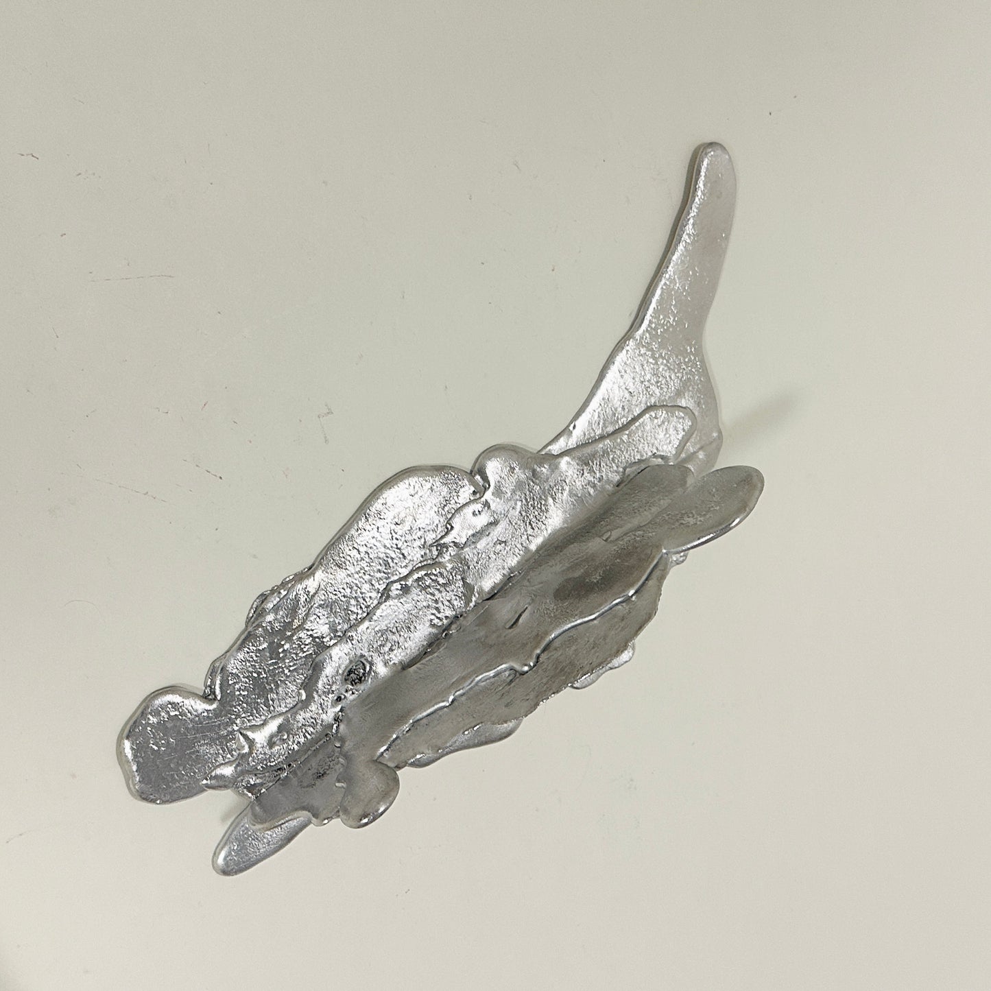 Tin shelf (01) by Alfred Sahlén