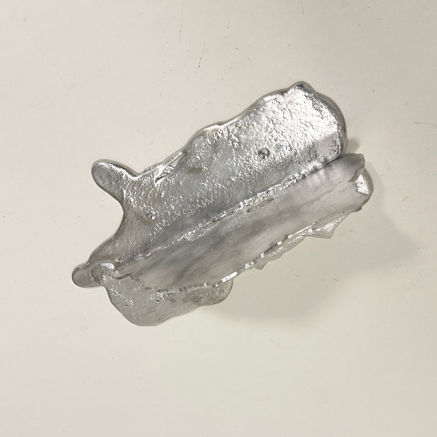 Tin shelf (3) by Alfred Sahlén