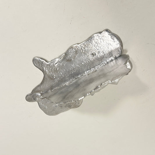 Tin shelf (3) by Alfred Sahlén