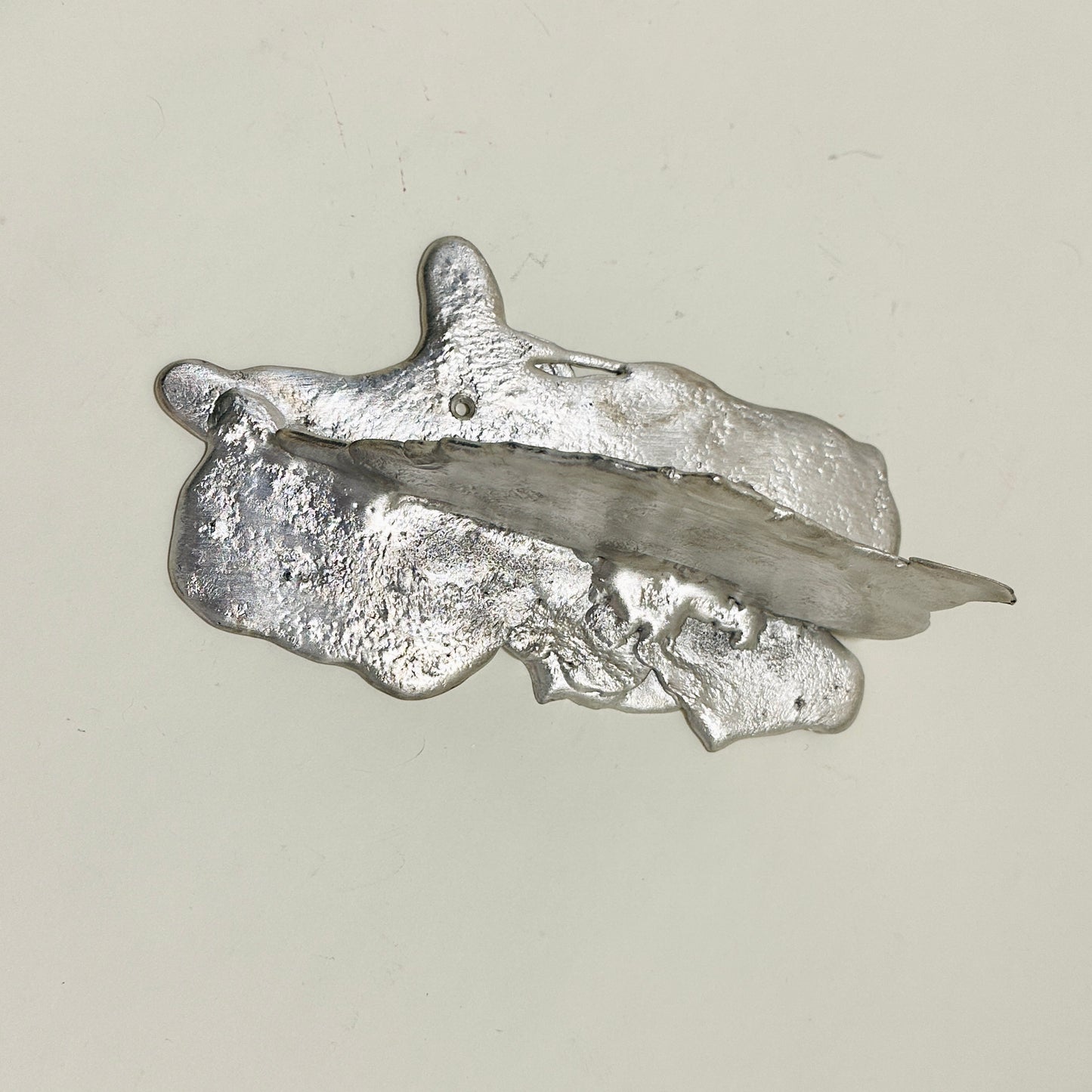 Tin shelf (3) by Alfred Sahlén