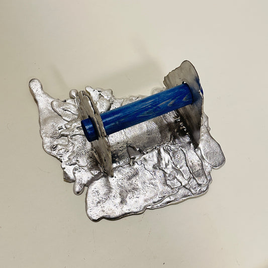 Toilet paper roll holder (1) by Alfred Sahlén