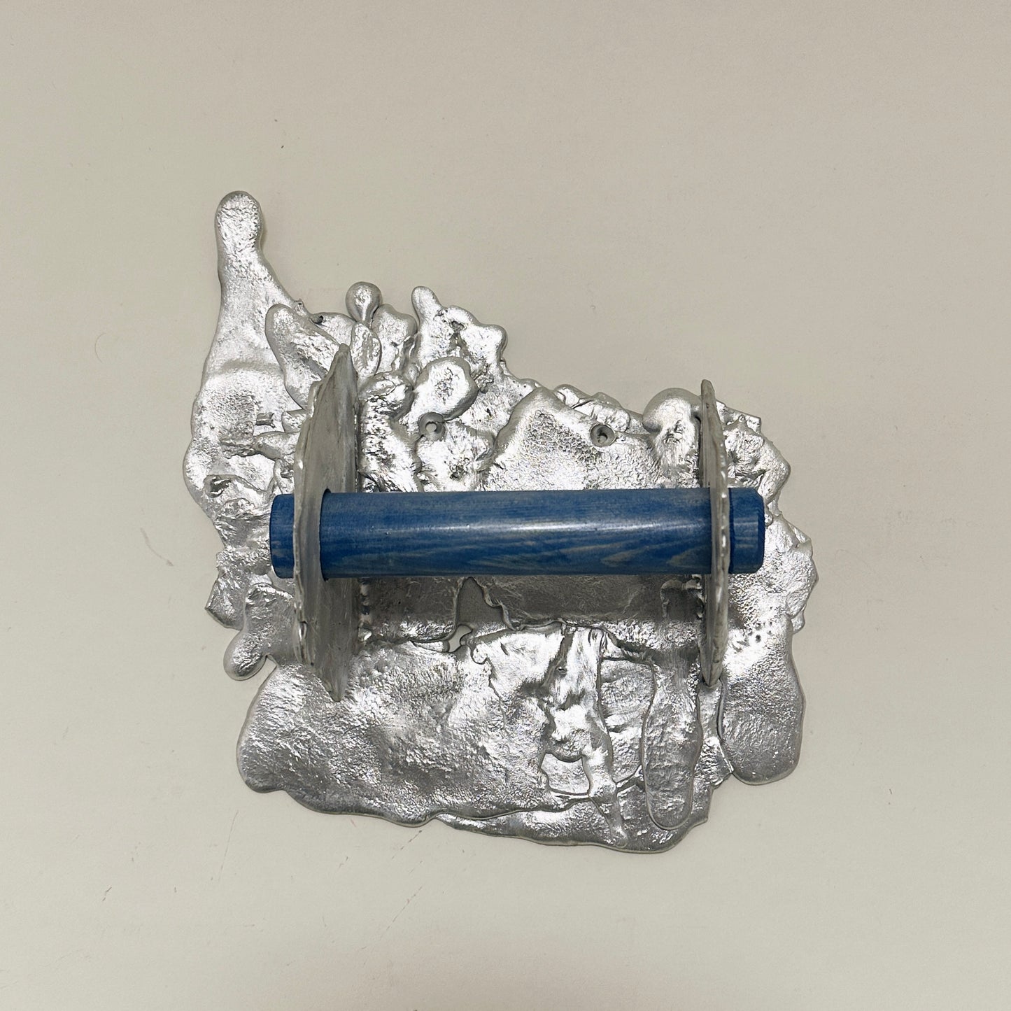 Toilet paper roll holder (1) by Alfred Sahlén