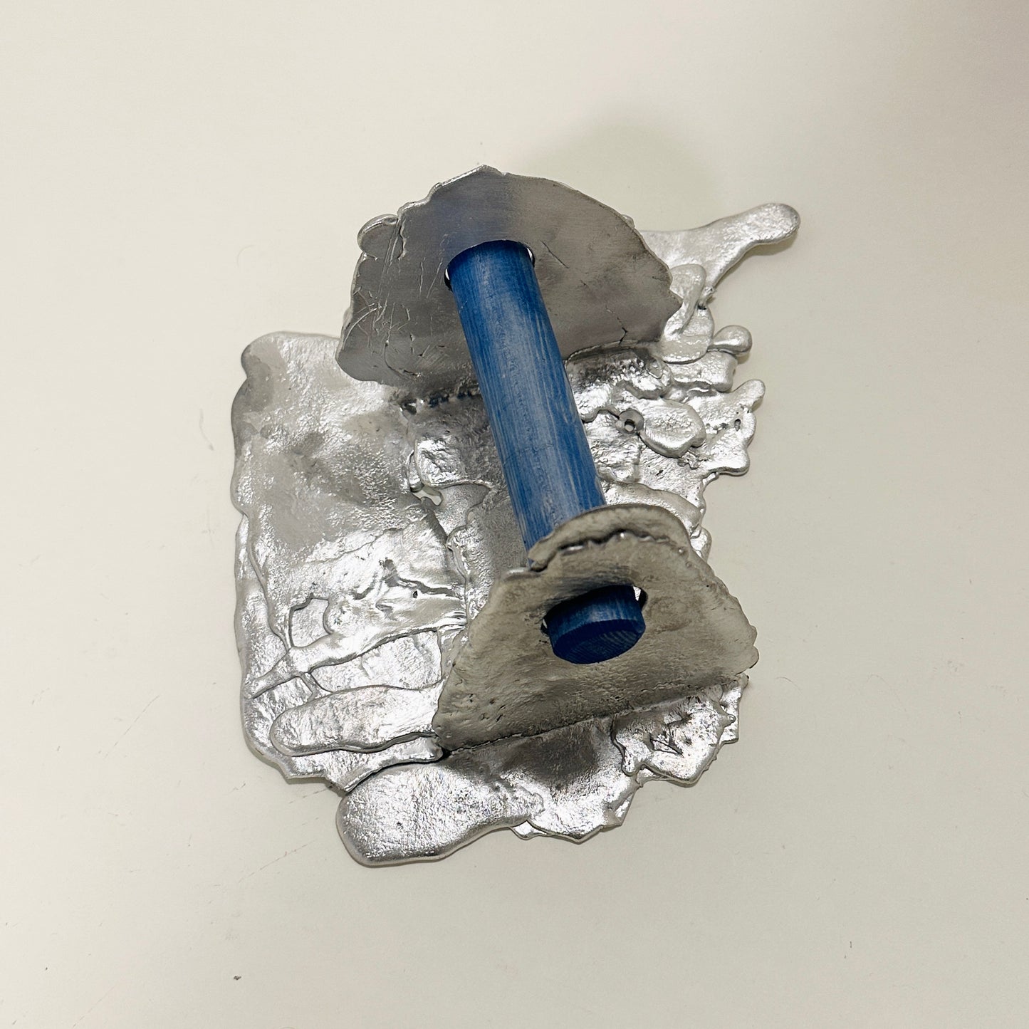 Toilet paper roll holder (1) by Alfred Sahlén