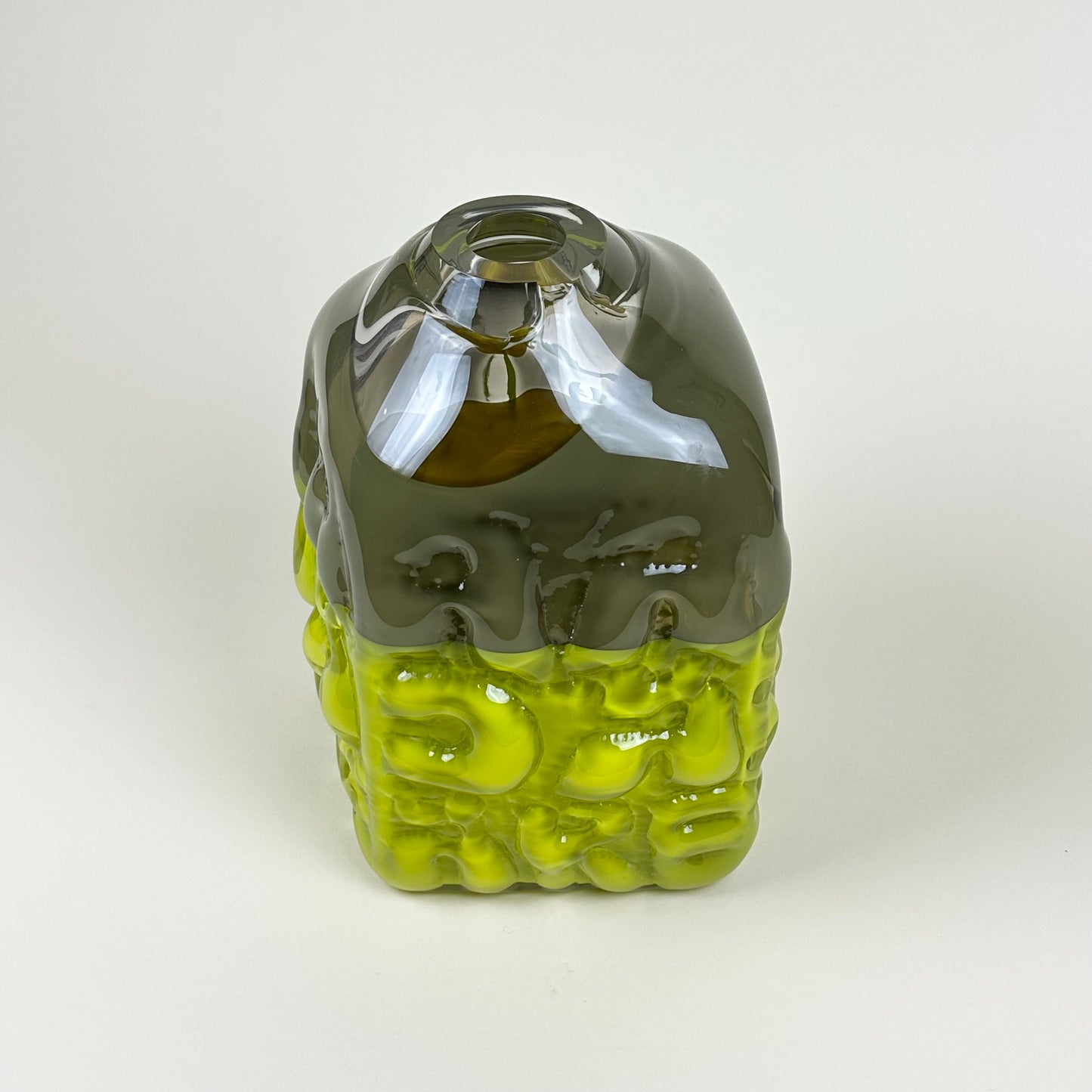 Acid green/olive "AADÄÄRE" vase by Studio Reiser