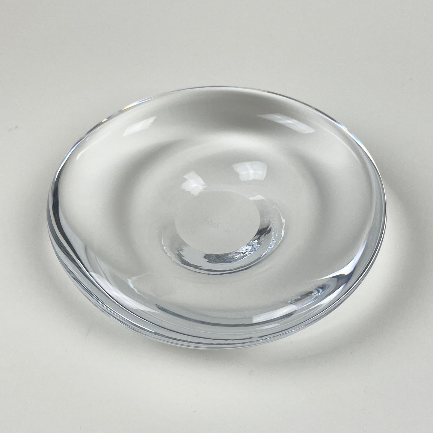 Handblown glass bowl by Lisa Reiser