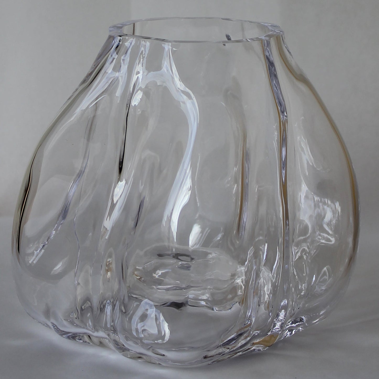 Mni - Kub (Clear Glass) (nr 14)  by Martin Inostroza