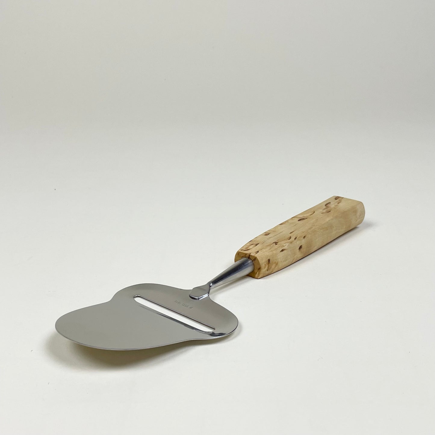 Cheese slicer in curly birch by BonniBonne