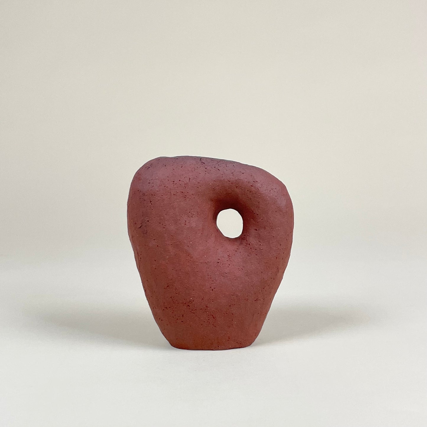 Ceramic vase in red clay by Malwina Kleparska
