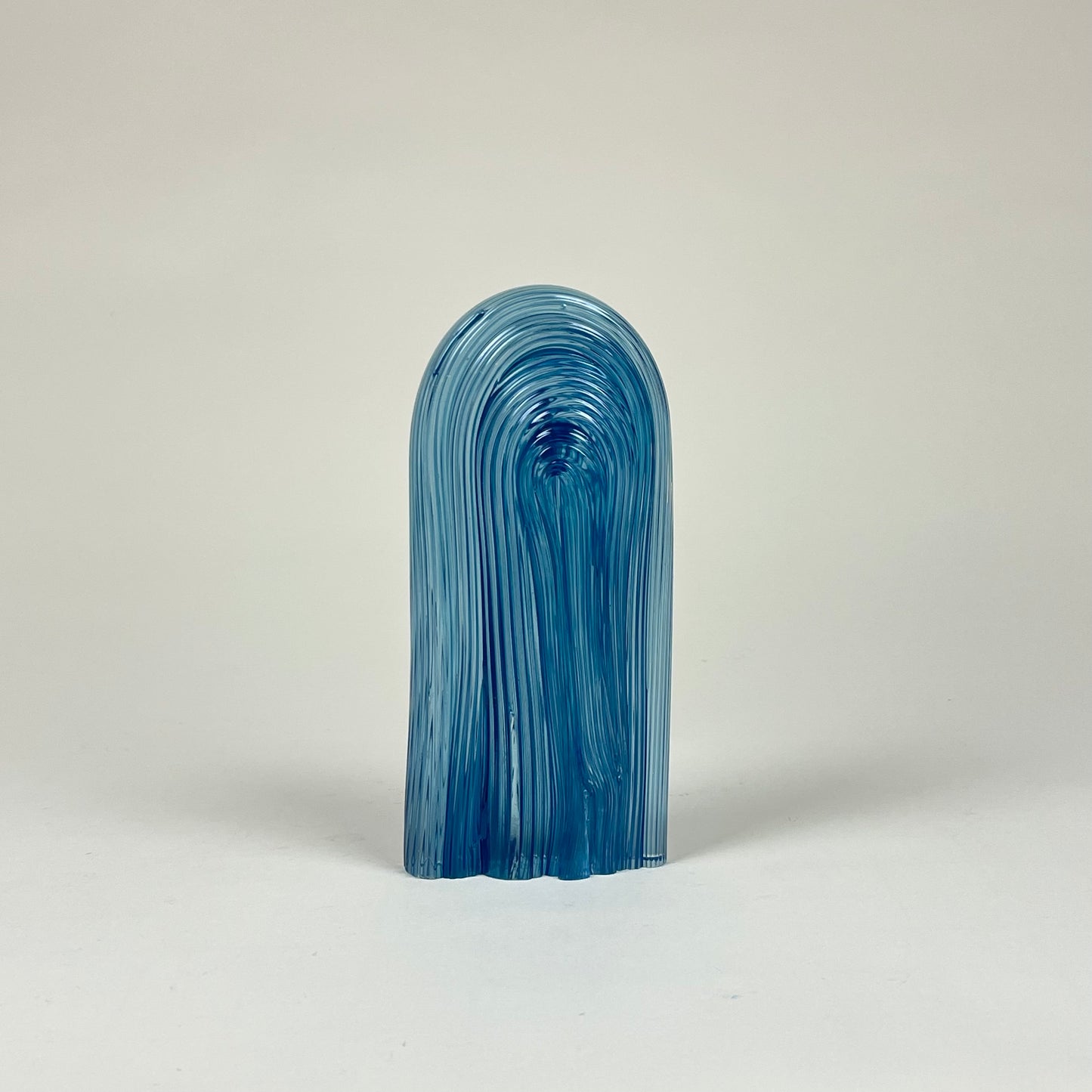 Blue scribble by glass sculpture by Rasmus Nossbring