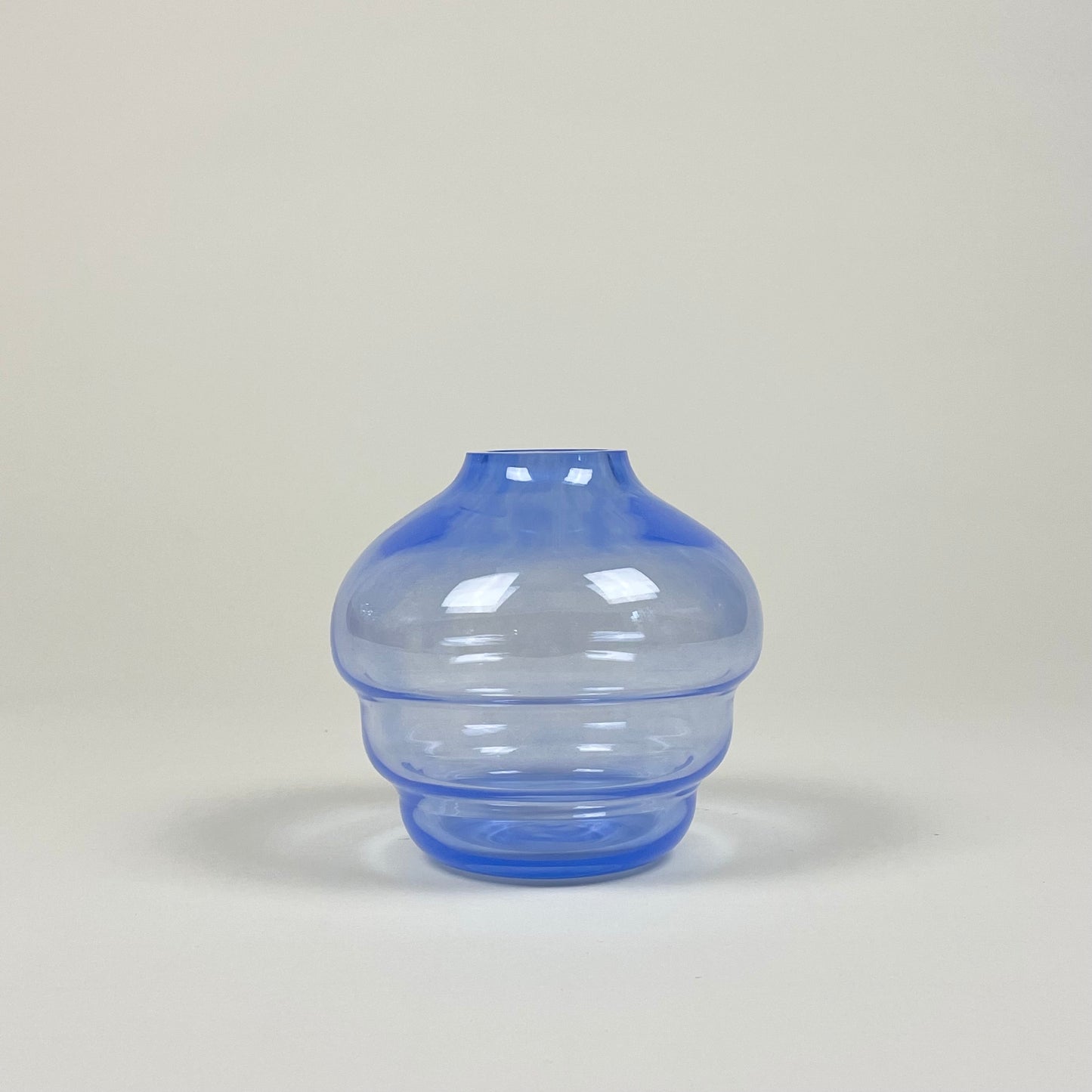 "Honung", glass vase by Lisa Reiser